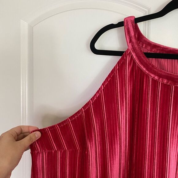 Torrid Red Velvet Pleated Goddess Top, Flowing Flattering, Soft, Stretch size 5X - Picture 9 of 12